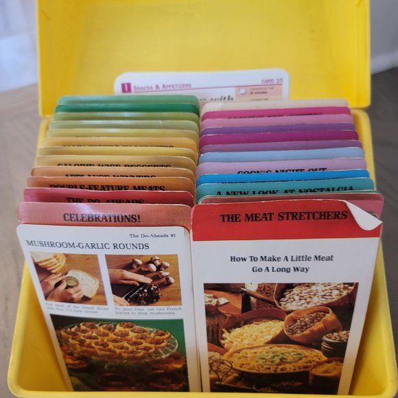 Vintage 1976 Betty Crocker STEP BY STEP Recipe Card File Library w/ Yellow Box - Picture 8 of 8